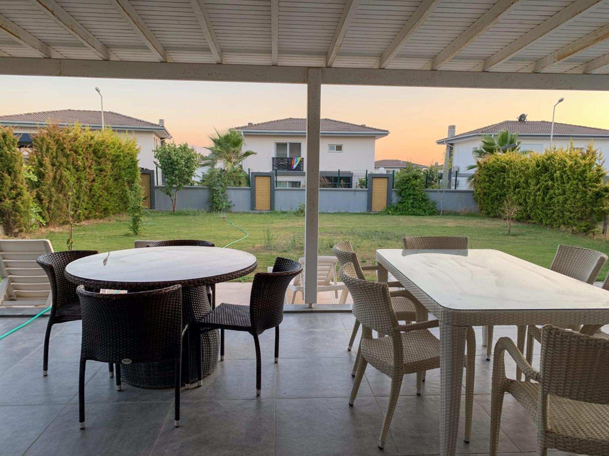 Oezel Havuzlu Muestakil Lueks Villa Kuşadası